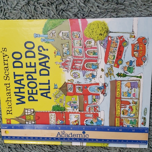 Hardcover Richard Scarry Book - What Do People Do All Day? Like New cond… - Picture 5 of 7